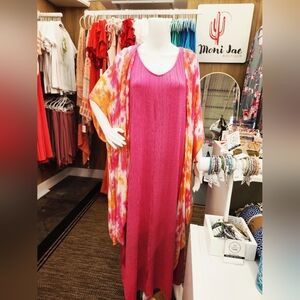 NWT Andree By Unit Magenta Pleated Maxi Dress